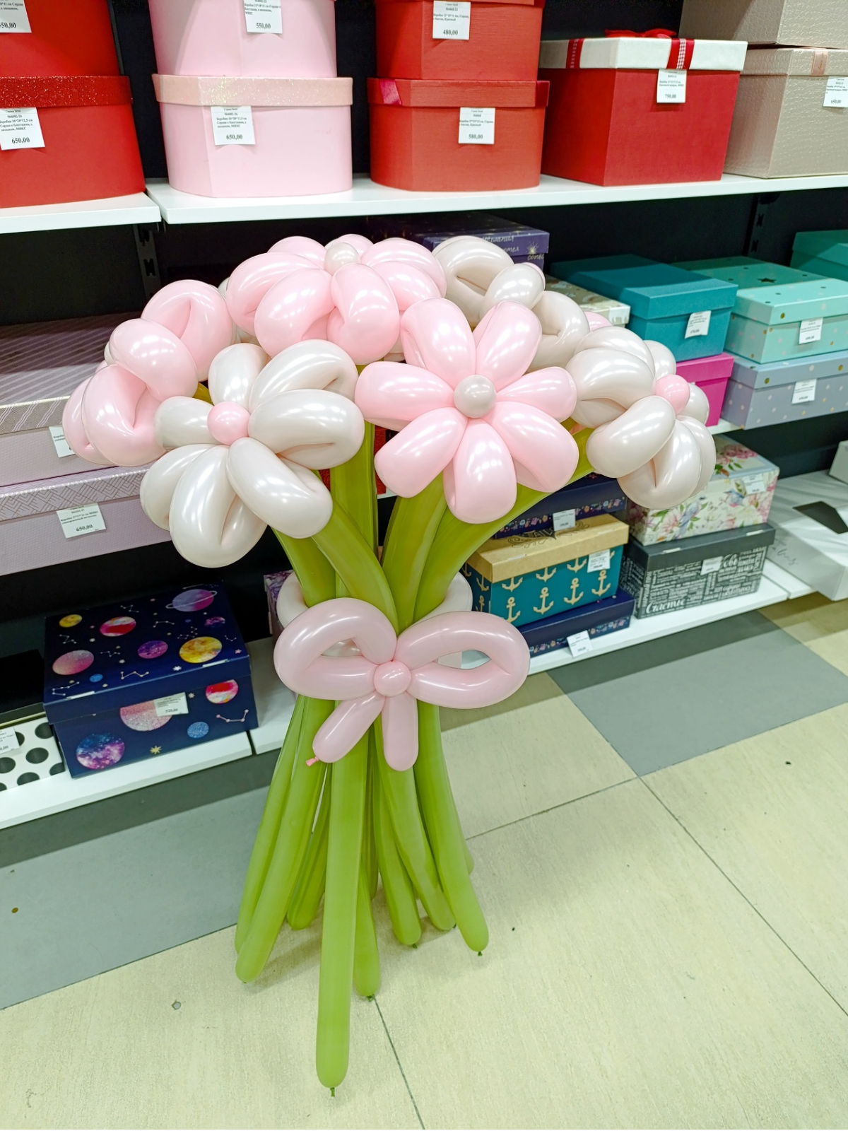 Букет из шаров с ромашками для неё на 8 Марта, Нижний Новгород